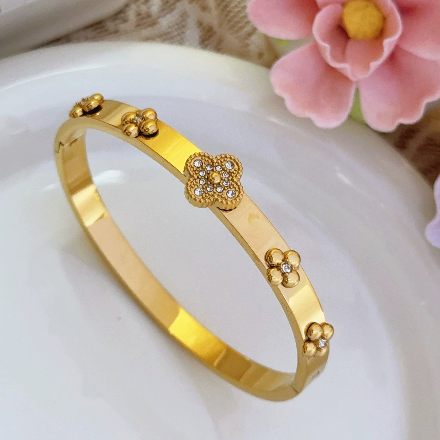 CB35: 18k Gold Plated Premium Stainless Steel Cuff Bangles