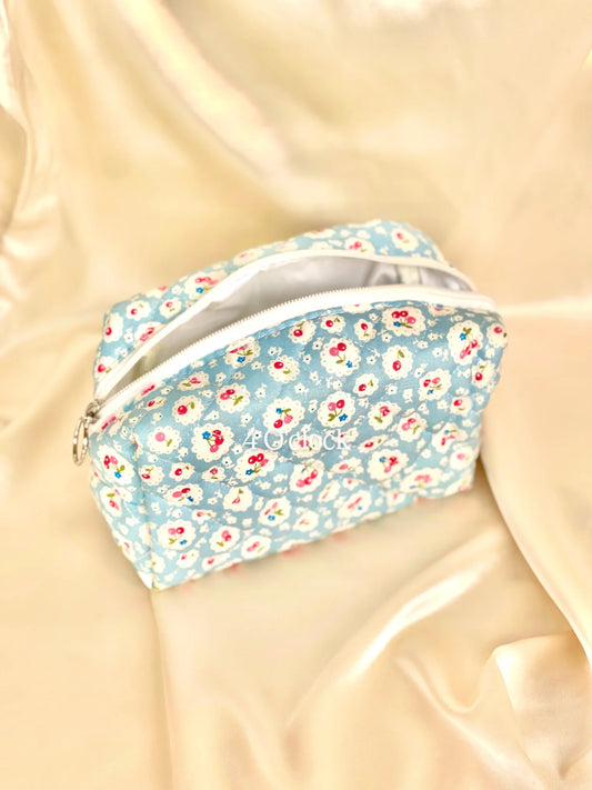 🎀 1. Pinteresty Makeup Bag: Cherry Blue🫧