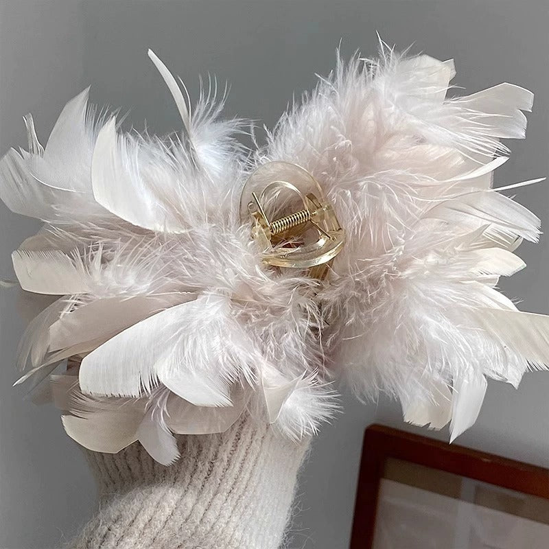 Cloud Feather Hairclaws: Off-white