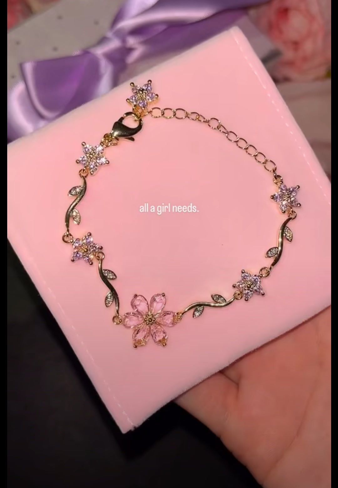 B107: Pinteresty Flower Bracelet: Pink