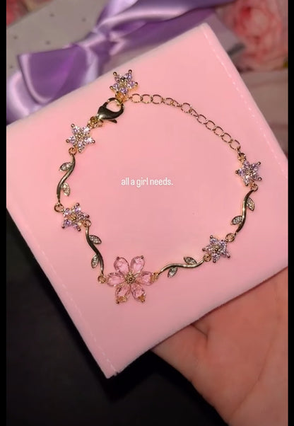 B107: Pinteresty Flower Bracelet: Pink