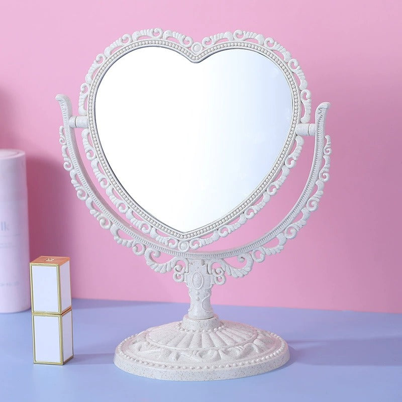 M06: Vintage Mirror: Vintage Heart Shape