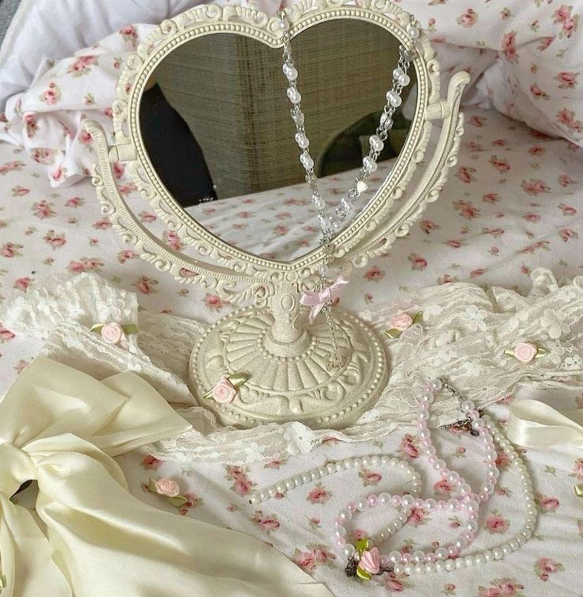 ✨🪞Vintage Mirrors: Heart Shape🪞✨
