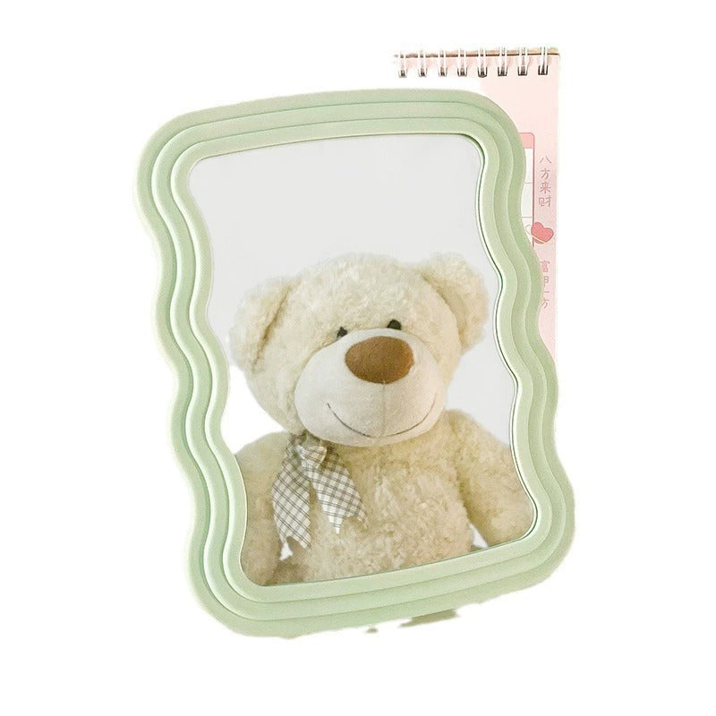 M12: Rippled Makeup Mirror: Butter Green