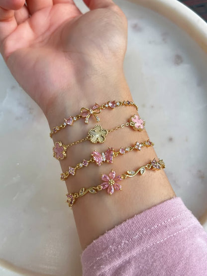 B107: Pinteresty Flower Bracelet: Pink