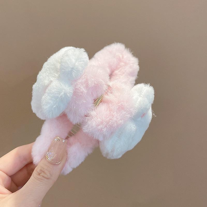 Plushy Cartoon Rabbit Hairclaws