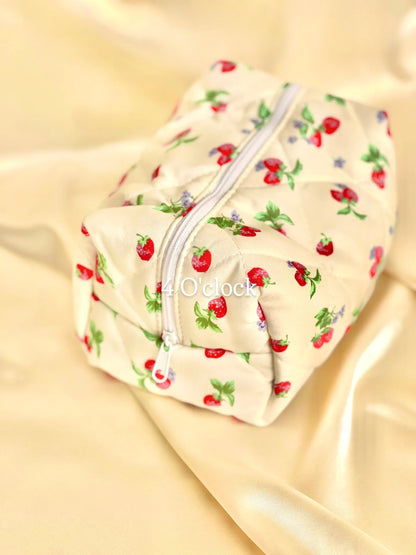 🎀 21.Pinteresty Makeup Bag: Light Yellow Strawberry 🫧