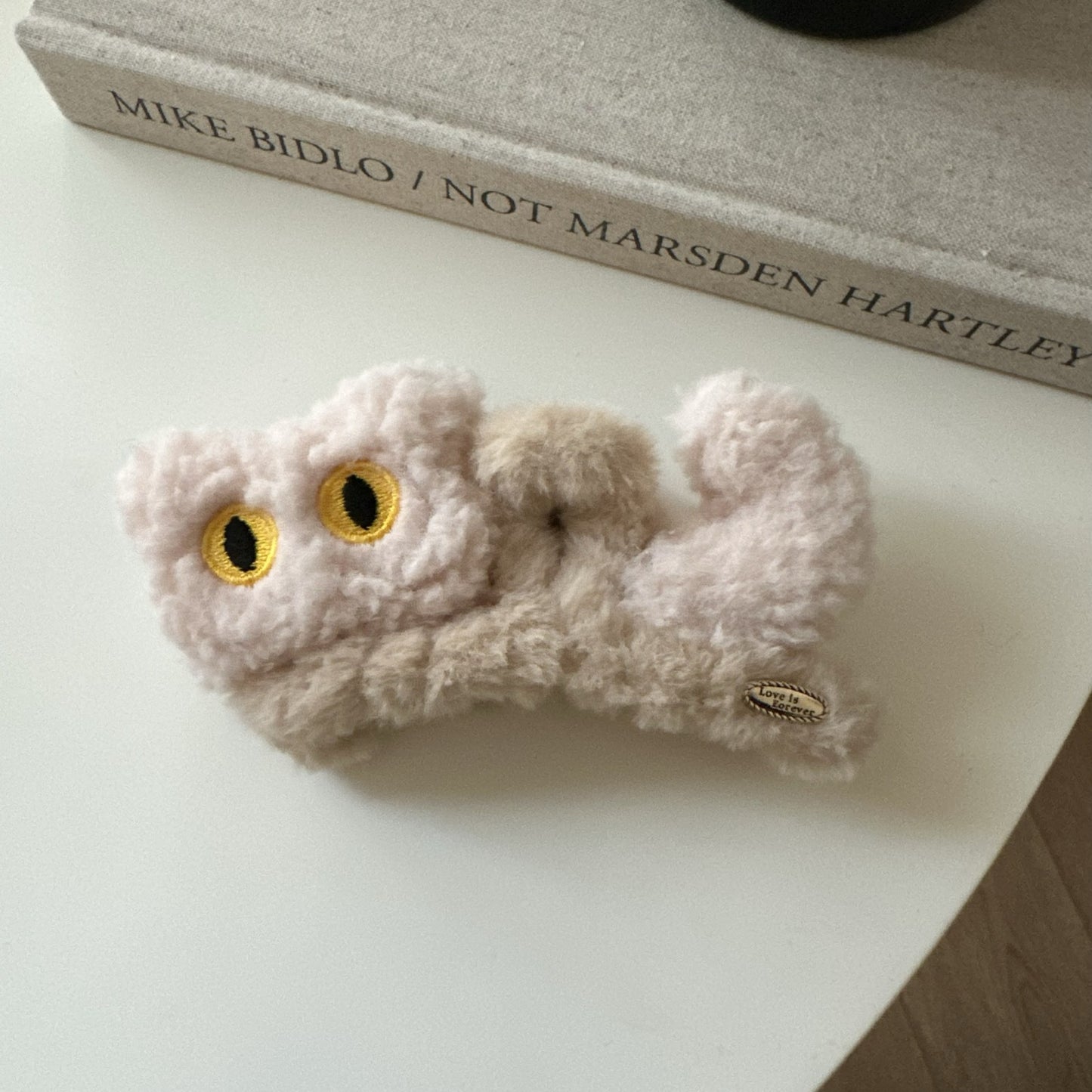 Kawai Cat Plush Hairclaws: Beige