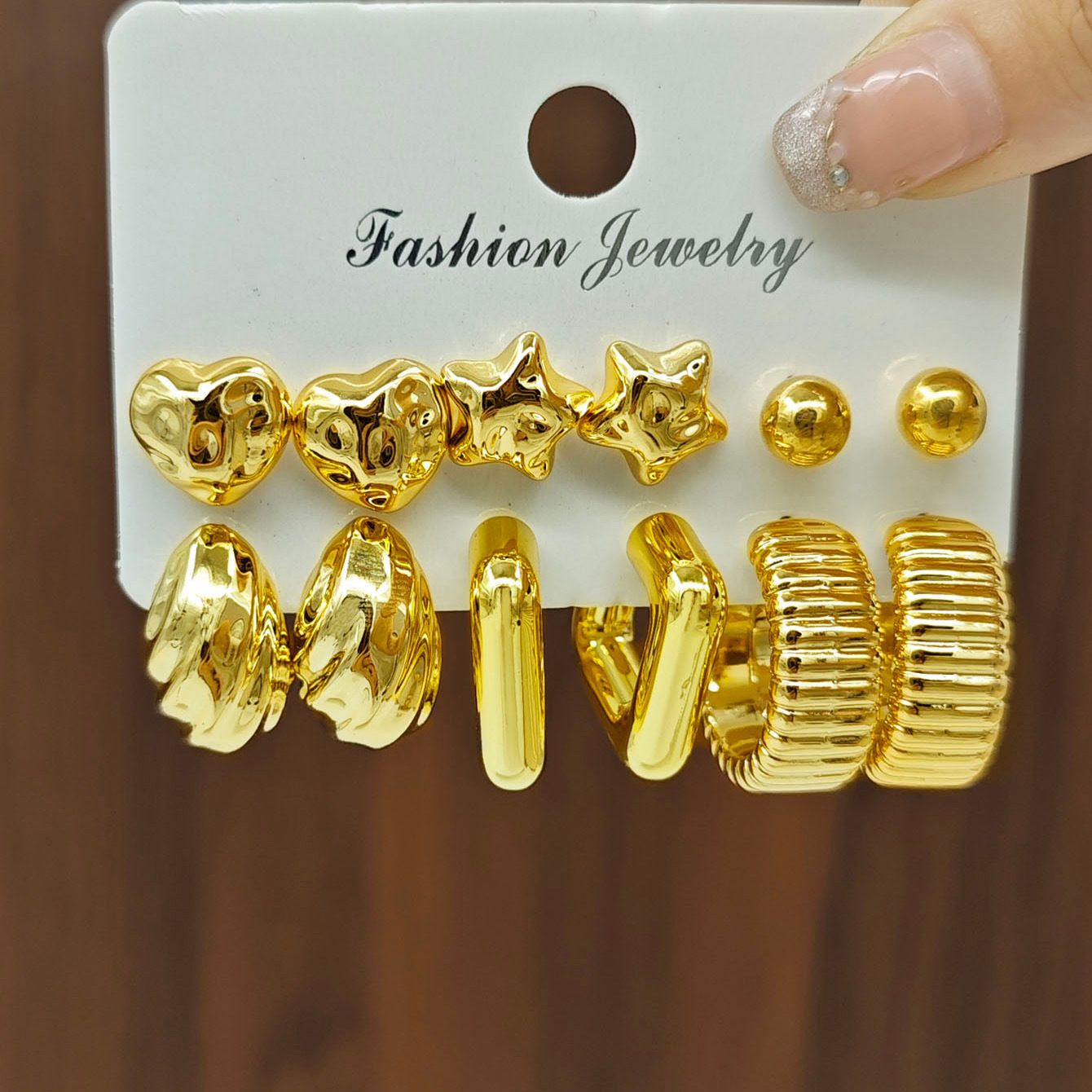 Golden Earrings sets: 19