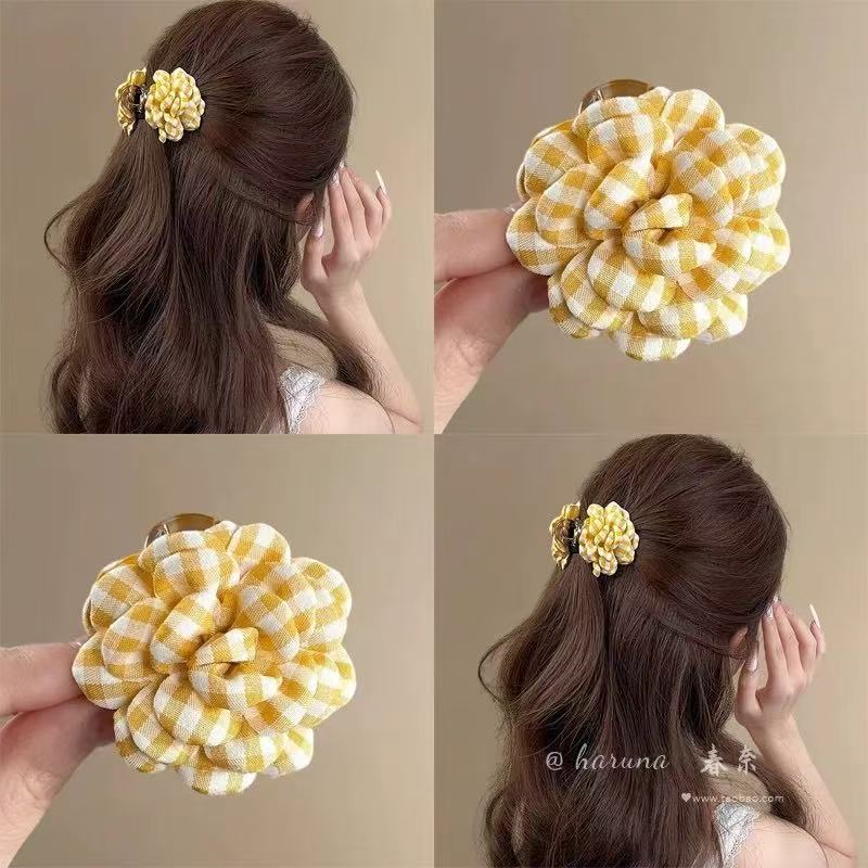 Gingham Flower Hairclaws: Yellow