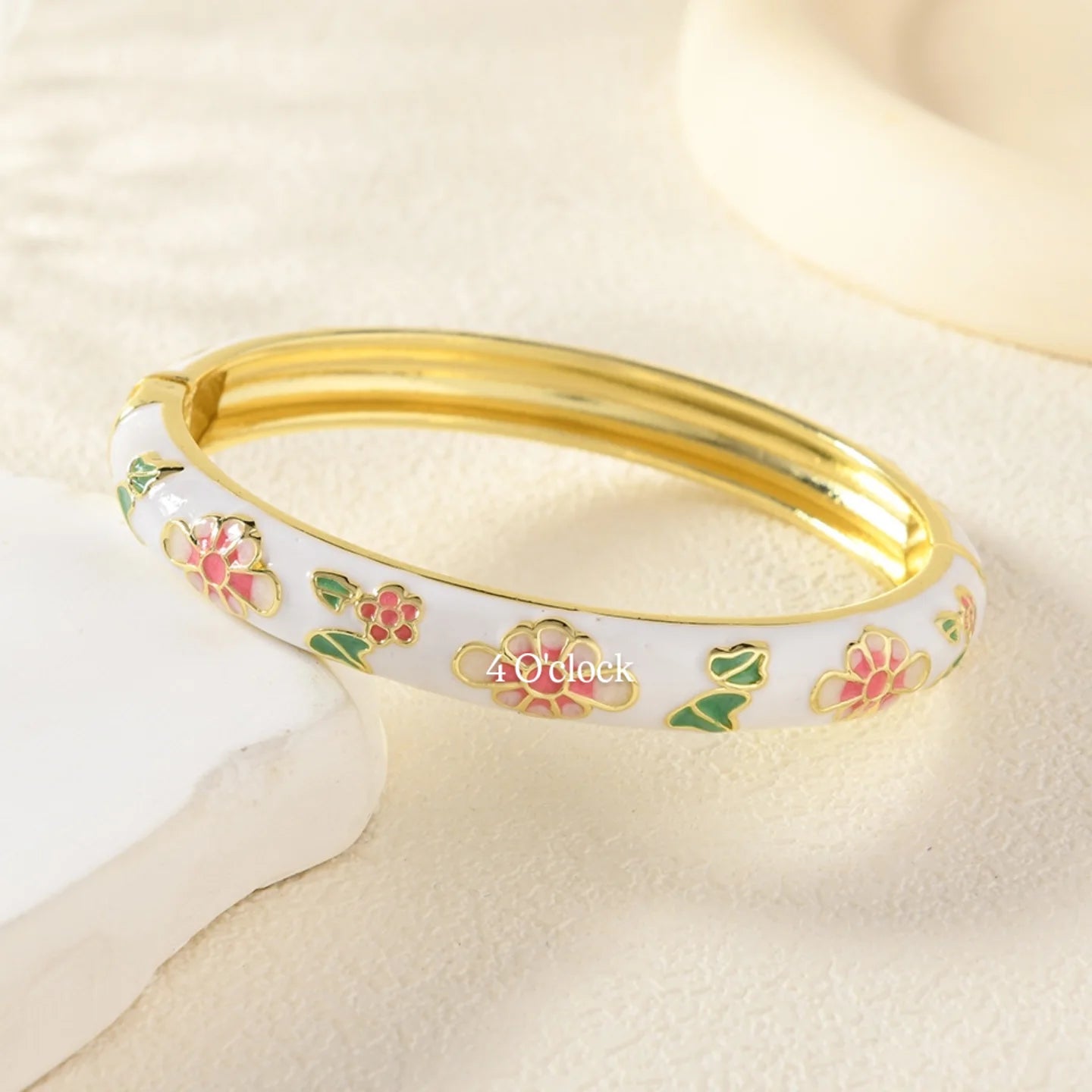 ✨🦢VC188: Vintage Victorian Enamel Bangles : Snow White 🌸🕯️