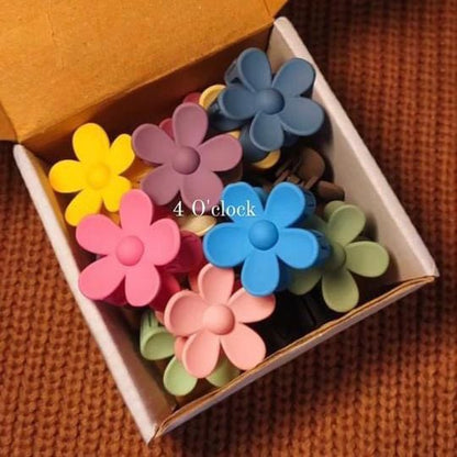 Small Flower Hairclaws: Off White