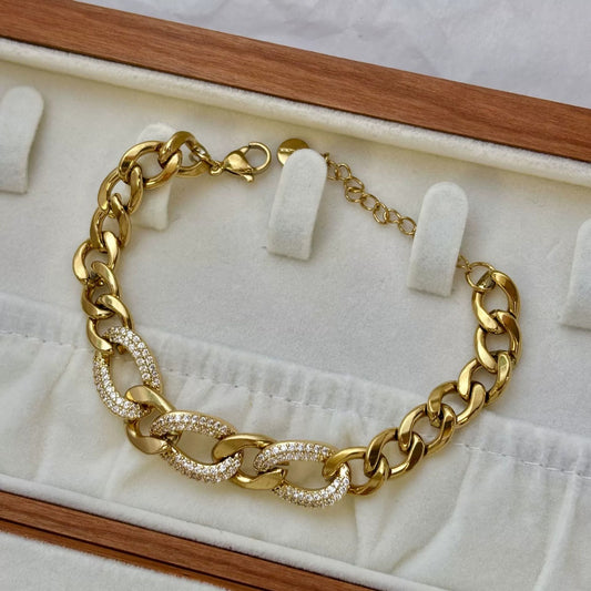 BN30: 18K Gold Plated Premium Stainless Steel Charm Bracelet