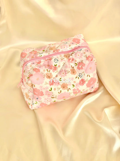 🎀 17.Pinteresty Makeup Bag: Pink Flowers 🫧
