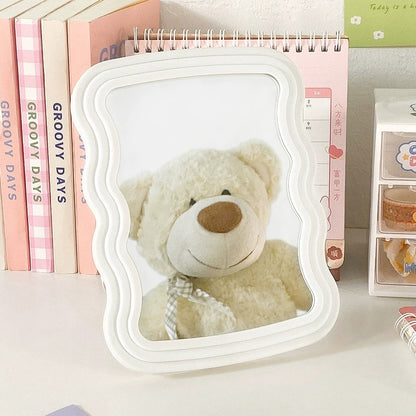 M11: Rippled Makeup Mirror: Ivory White