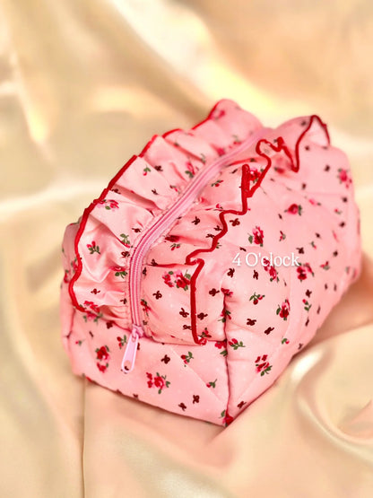 🎀 19.Pinteresty Makeup Bag: Pink Lace 🫧