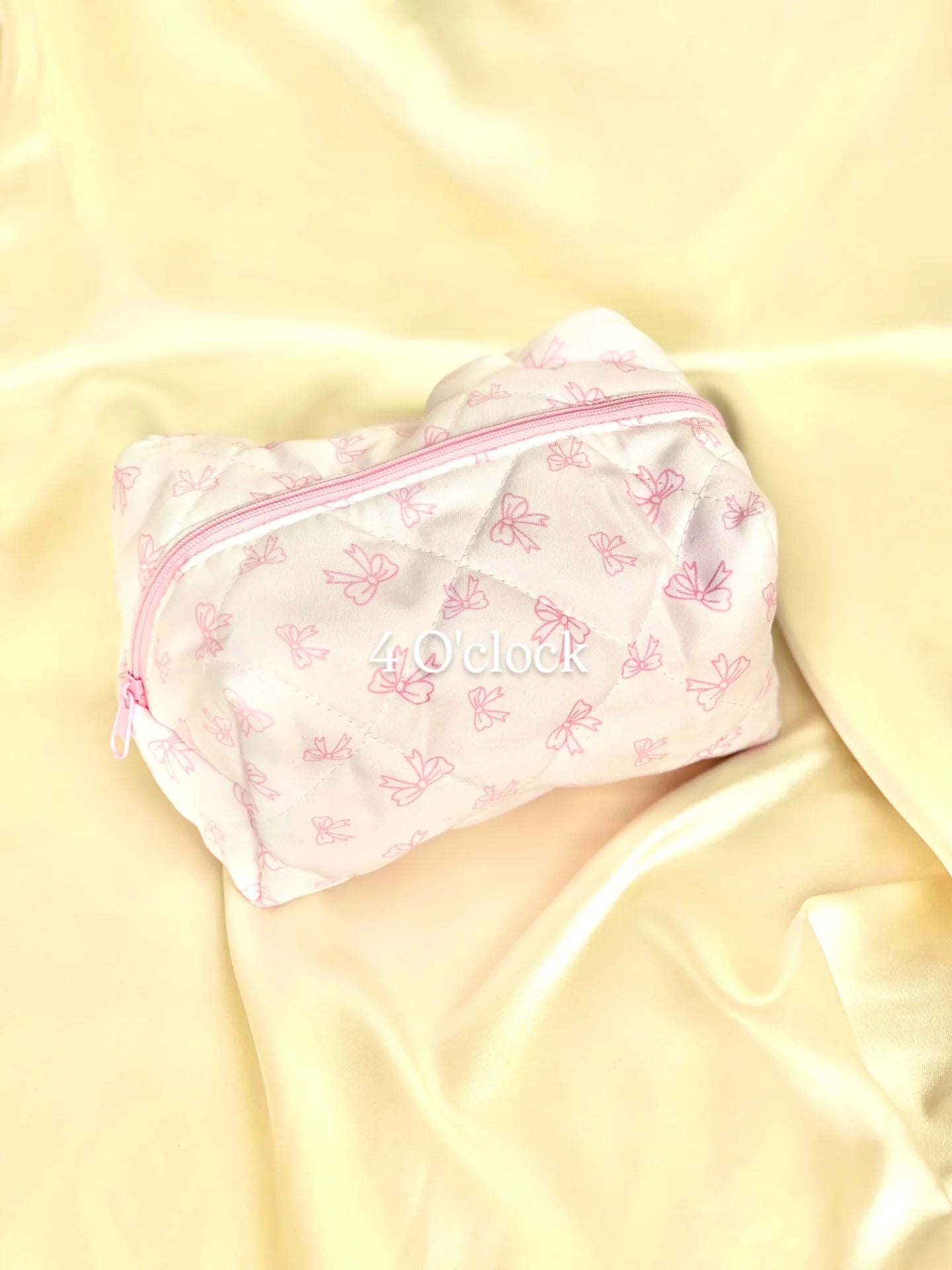 🎀 29.Pinteresty Makeup Bag: Light Pink Bow 🫧