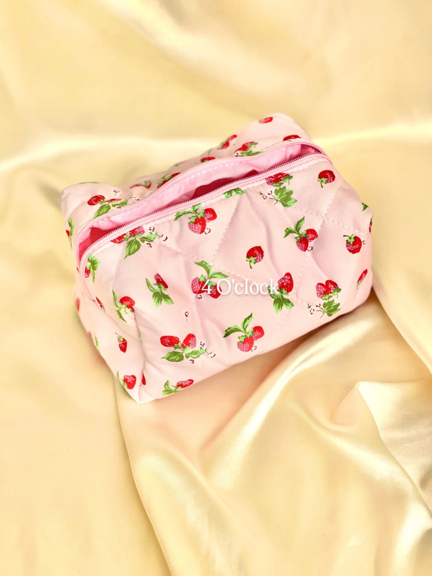 🎀 22.Pinteresty Makeup Bag: Pink Strawberry 🫧