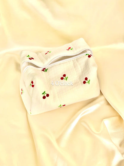 🎀 24.Pinteresty Makeup Bag: White Cherry 🫧