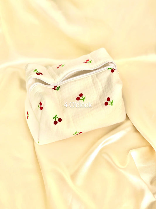 🎀 24.Pinteresty Makeup Bag: White Cherry 🫧