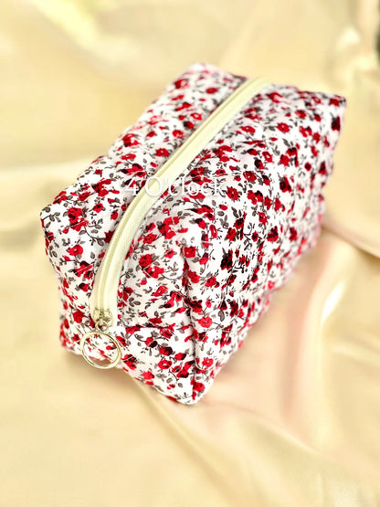 🎀 6. Pinteresty Makeup Bag: Red Roses🫧