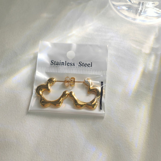 GE54: 18K Gold Plated Stainless Steel Ear Hoops