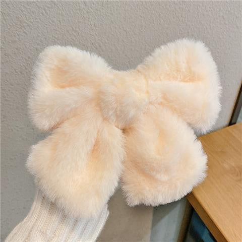 Plushy Bow Hairclips: Off-White