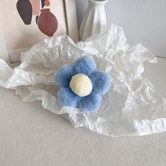 Plushy Flower Hairclaws: Sky Blue