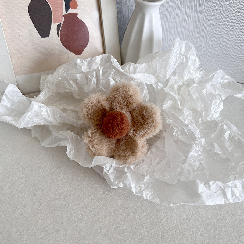 Plushy Flower Hairclaws: Caramel