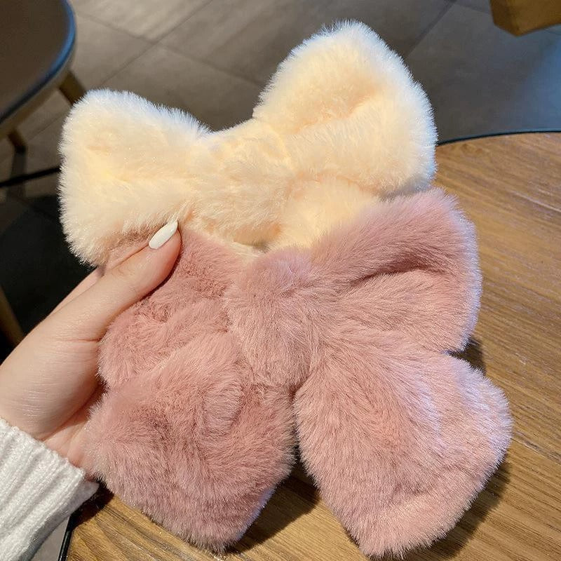 Plushy Bow Hairclips: Beige