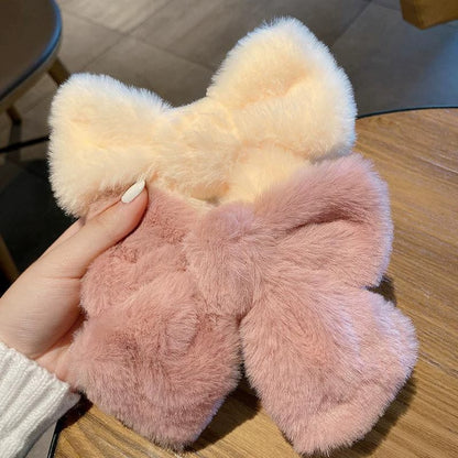 Plushy Bow Hairclips: Beige