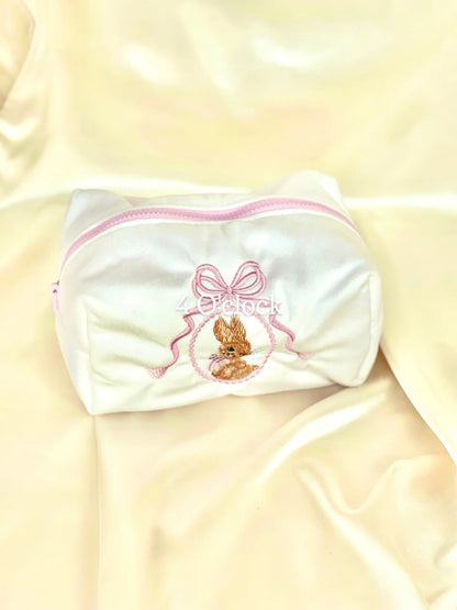 🎀 36.Pinteresty Makeup Bag: White Rabbit 🫧