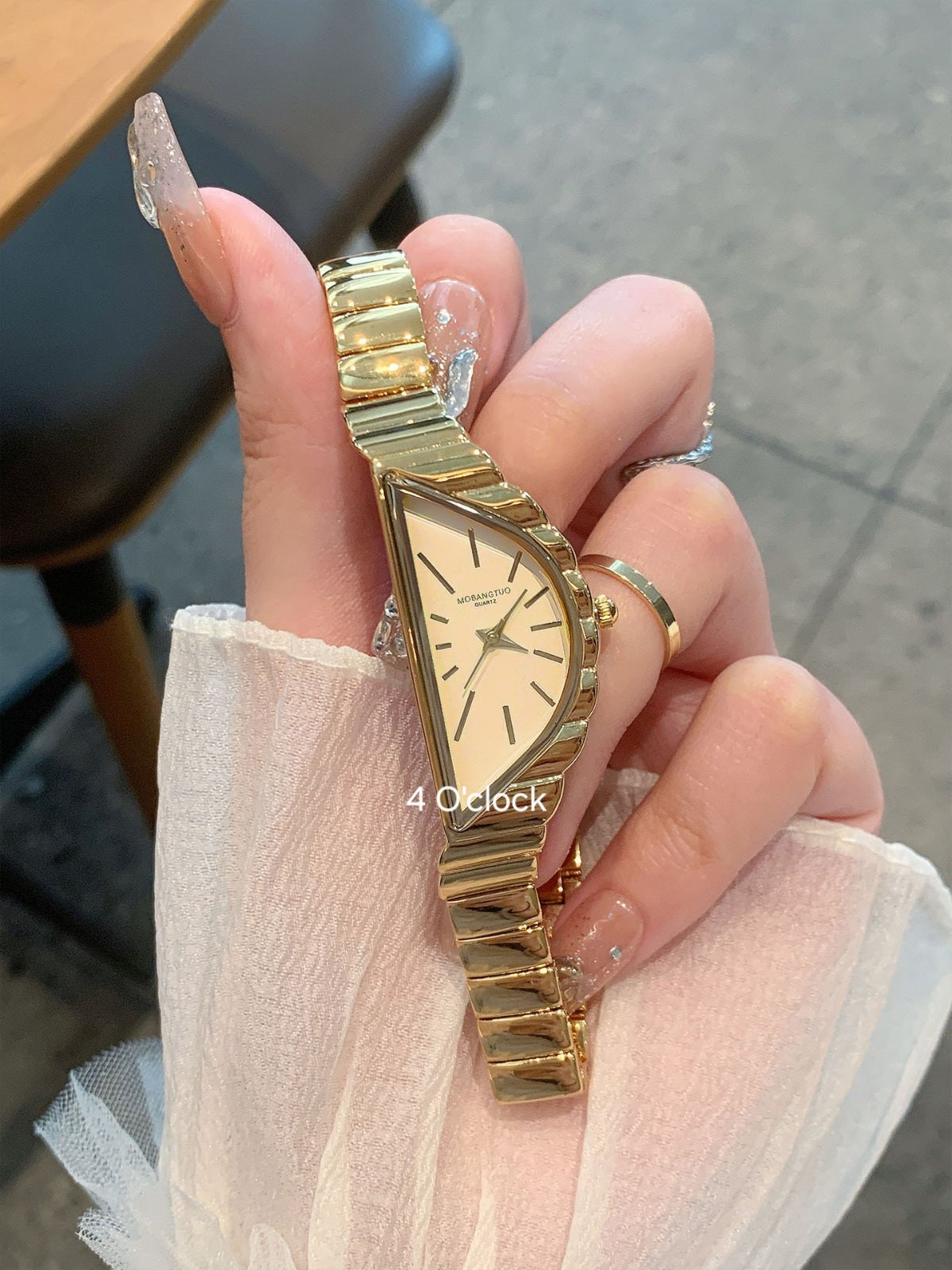 W38: MOBANGTUO Branded Wrist Watch (WITH BOX)