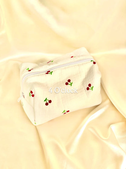 🎀 24.Pinteresty Makeup Bag: White Cherry 🫧