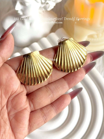 GE24: Stainless Steel Earrings: Striped Scallop