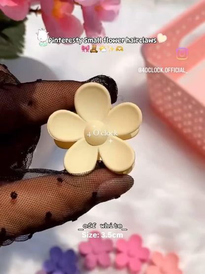 Small Flower Hairclaws: Off White