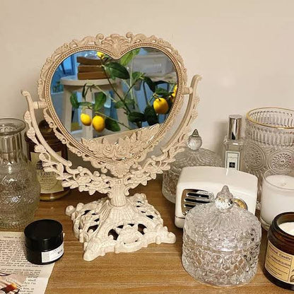 M01: Vintage Mirror: Vintage Heart Shape: Off-white