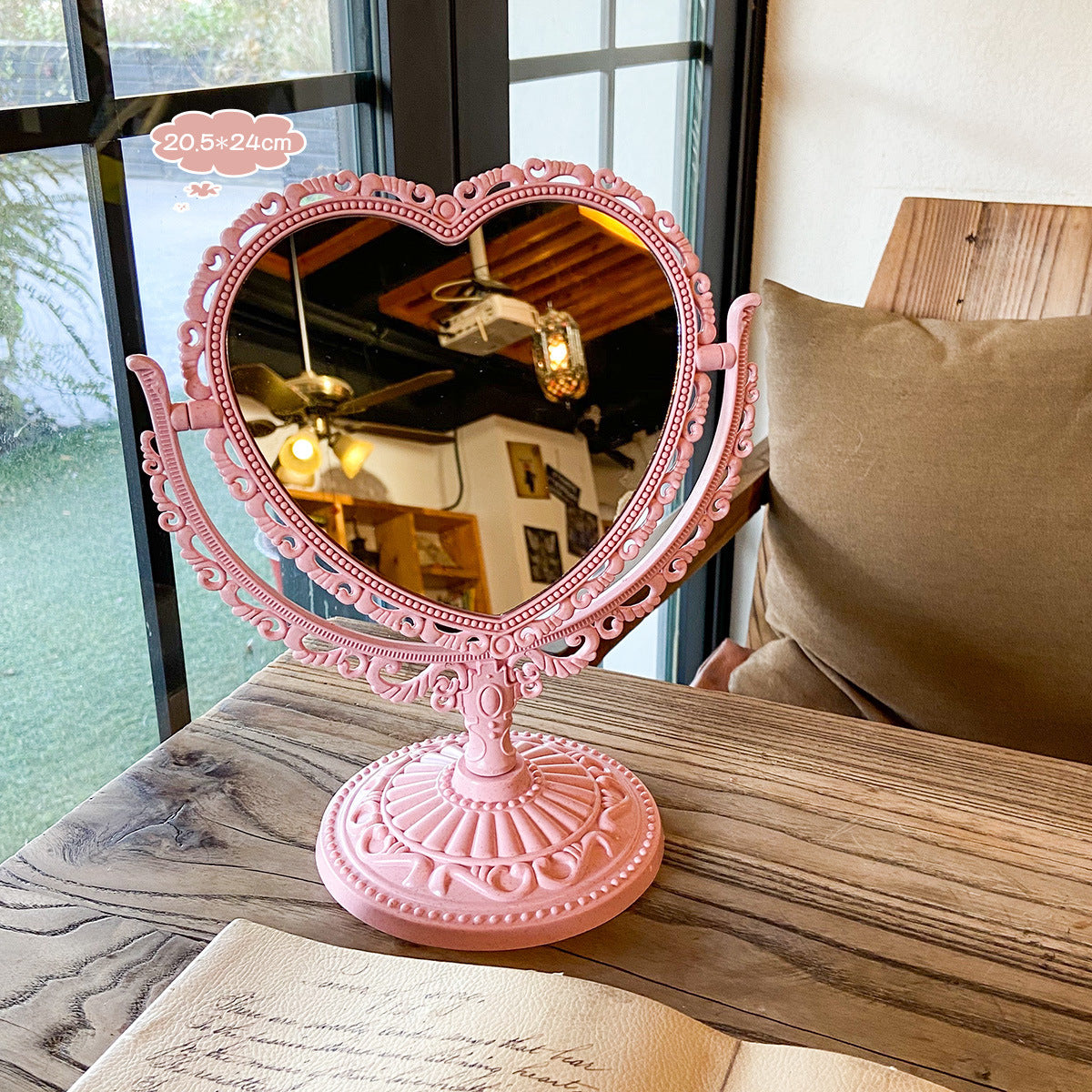 M05: Vintage Mirror: Vintage Heart Shape: Pink