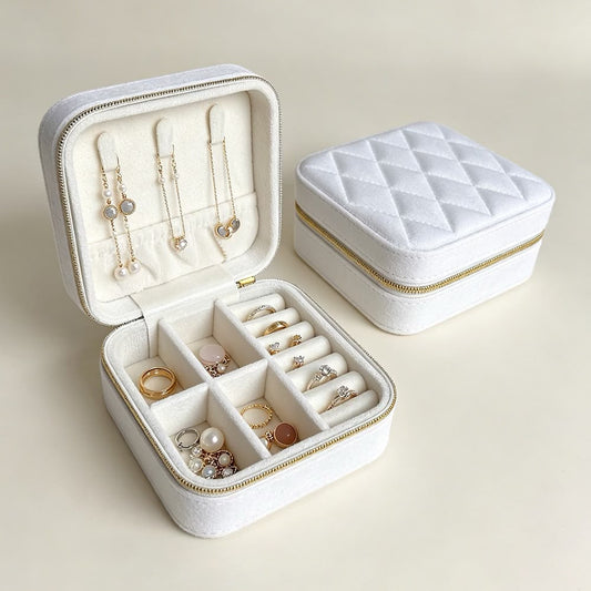 OG22: Small Jewellery Box: Off-white