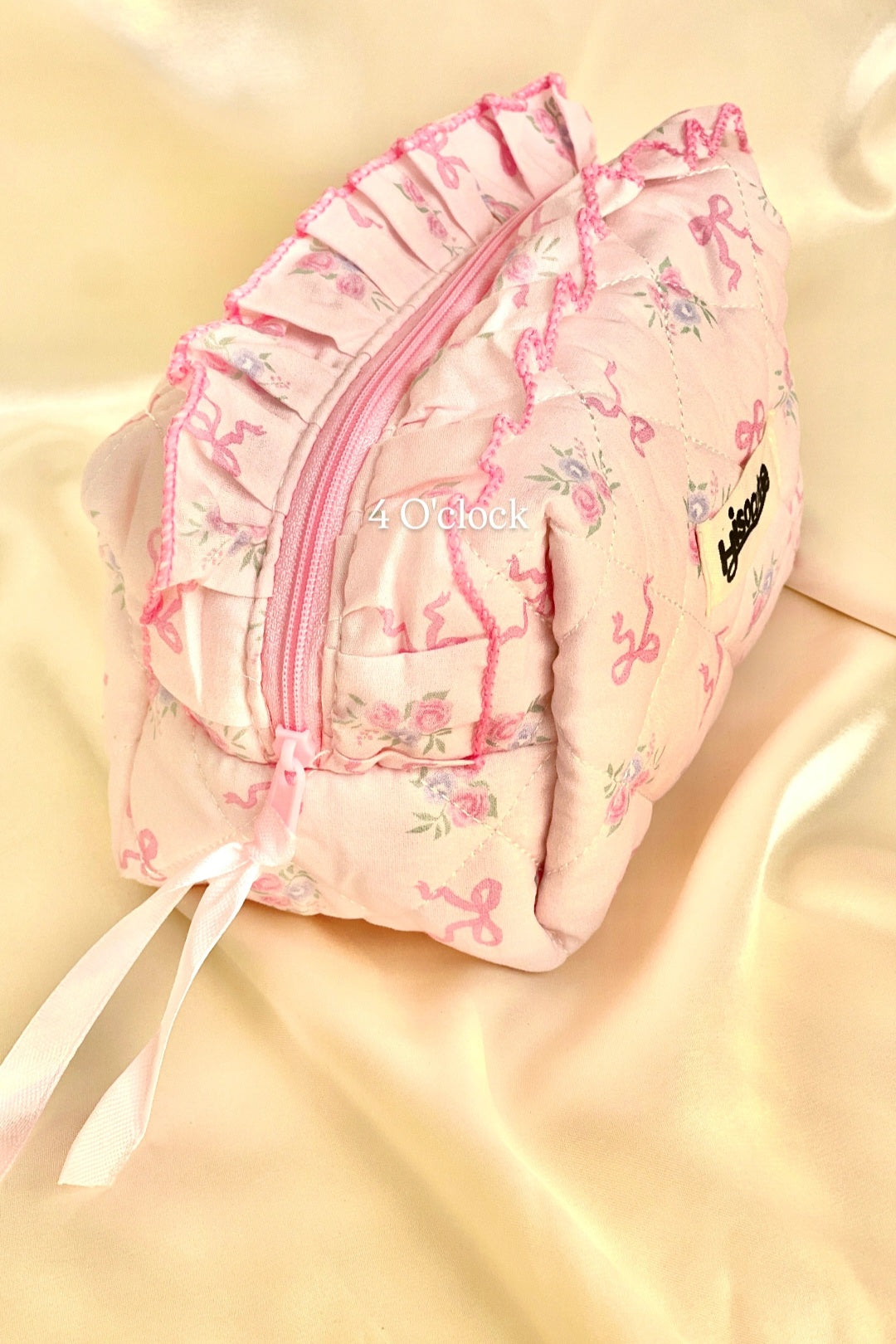 🎀13. Pinteresty Makeup Bag: Pink Tone Floral🫧