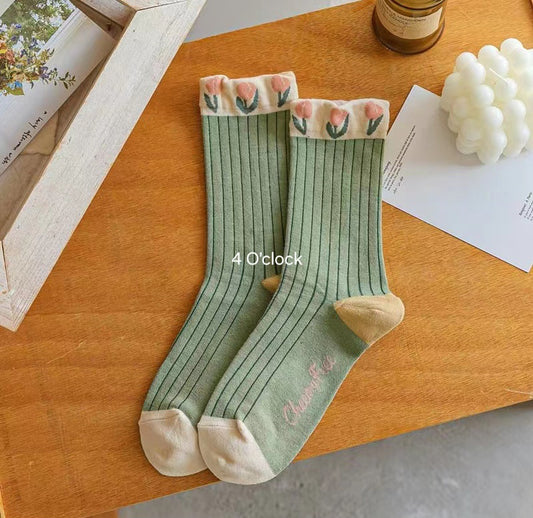 Cottagecore Cozy Socks: Green Tulip