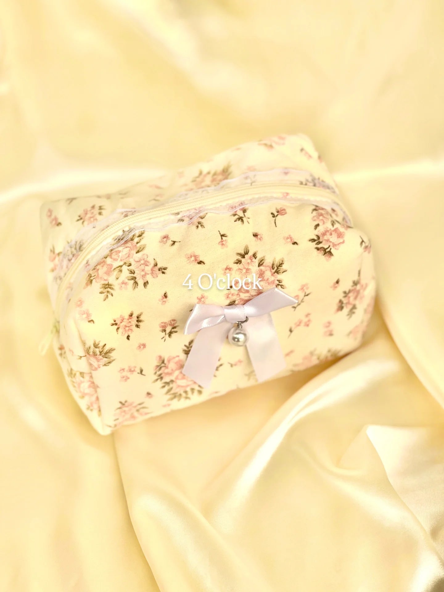 🎀 37.Pinteresty Makeup Bag: Lace Pearl 🫧