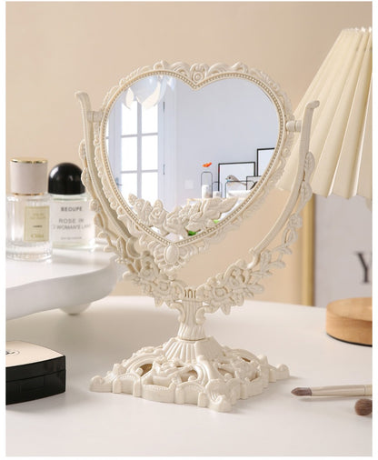 M01: Vintage Mirror: Vintage Heart Shape: Off-white