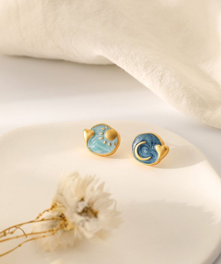 Vintage Earrings: Sun-Moon
