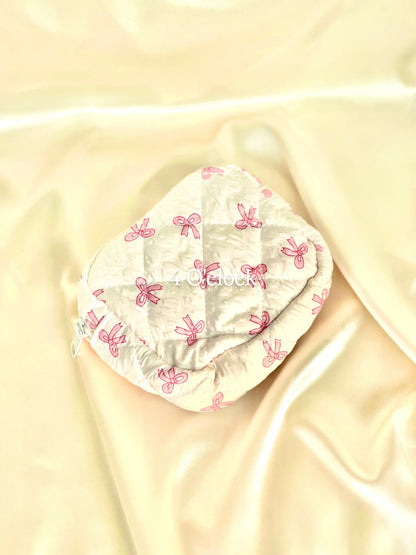 🎀9. Small Pinteresty Makeup Bag: Pink Bow🫧