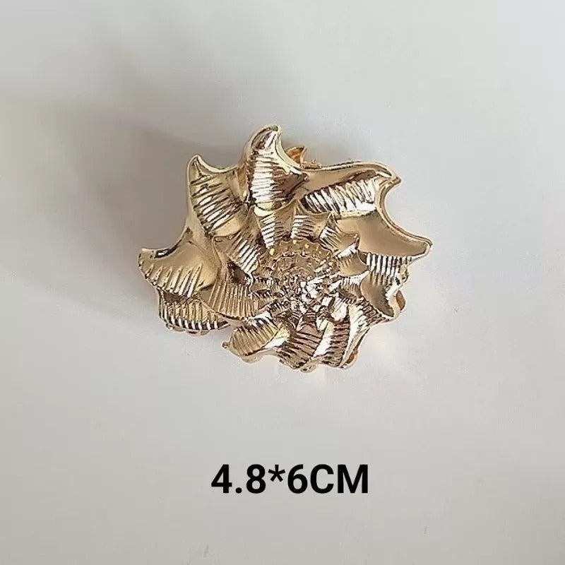 Sea-Themed Metal Hair Claws: Flower Shell (gold)