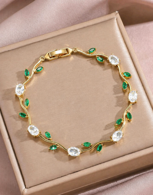 B108: Pinteresty Tulip Bracelet: White & Green Stone
