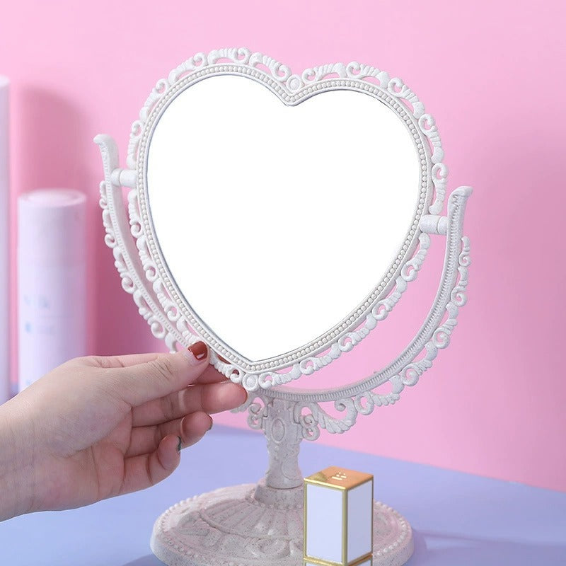 M06: Vintage Mirror: Vintage Heart Shape