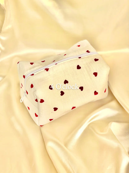 🎀 33.Pinteresty Makeup Bag: White Heart🫧
