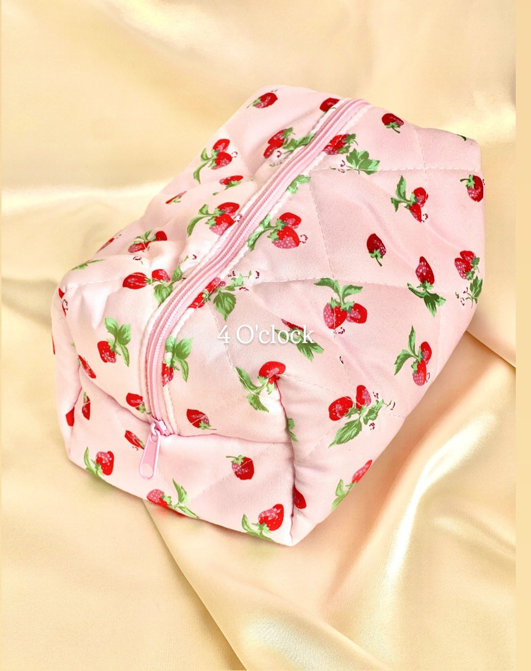 🎀 22.Pinteresty Makeup Bag: Pink Strawberry 🫧